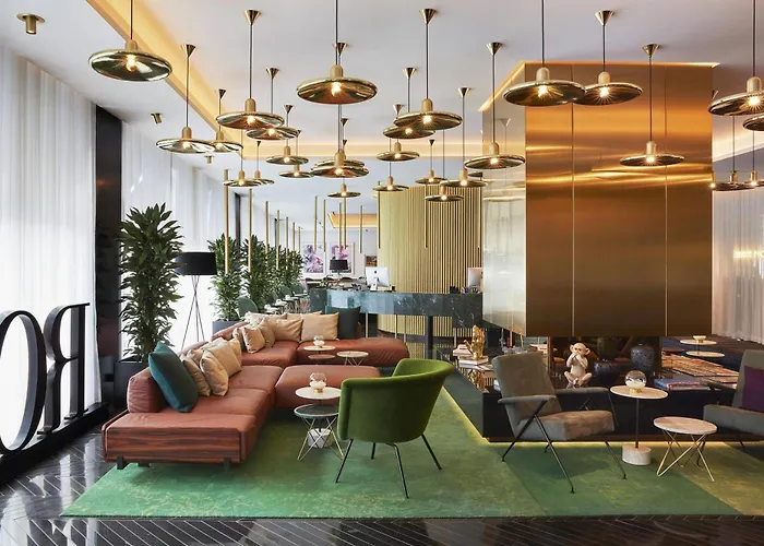 Roomers Munich, Autograph Collection